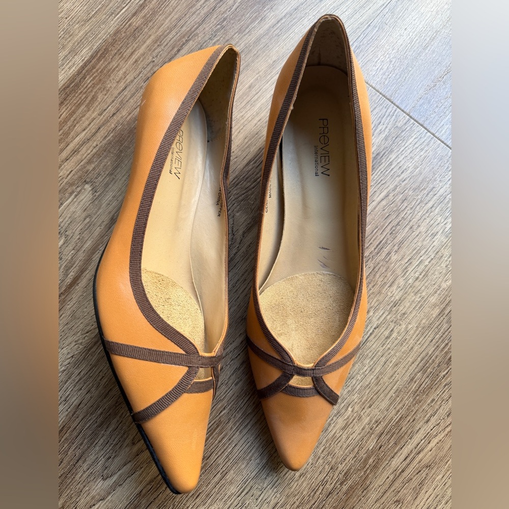 Preview International Pointer Toe Kitten Heel Lea… - image 4